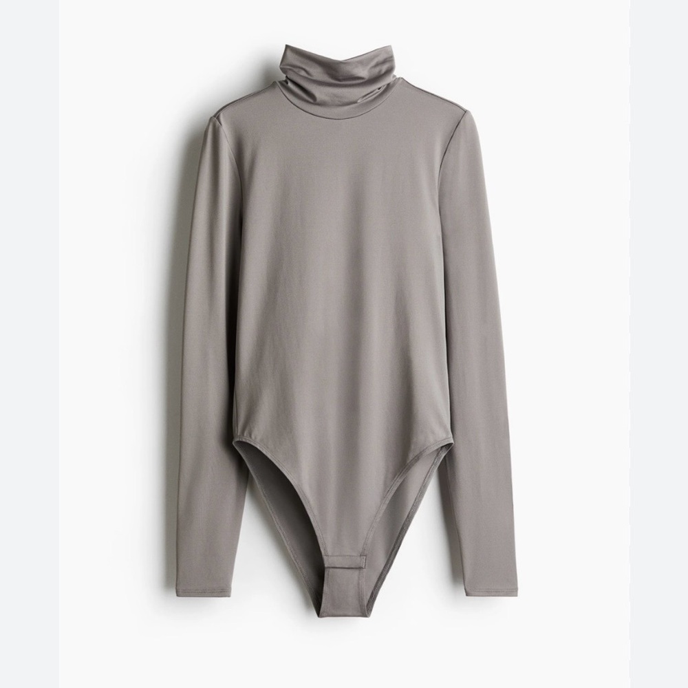 NWT Divided Bodysuit  in stretch jersey with a polo neck, long sleeved size L